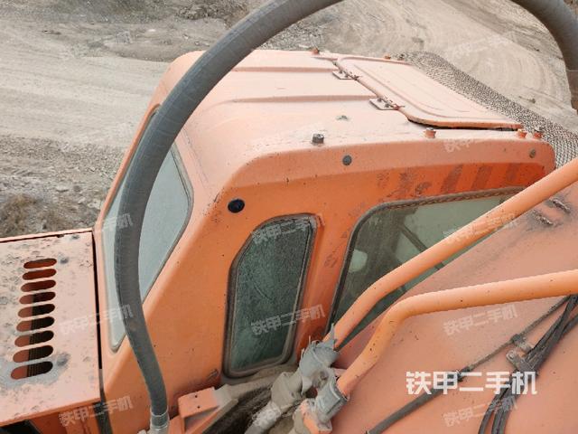 驾驶室顶部俯视(上车部件) 驾驶室顶部俯视(上车部件)