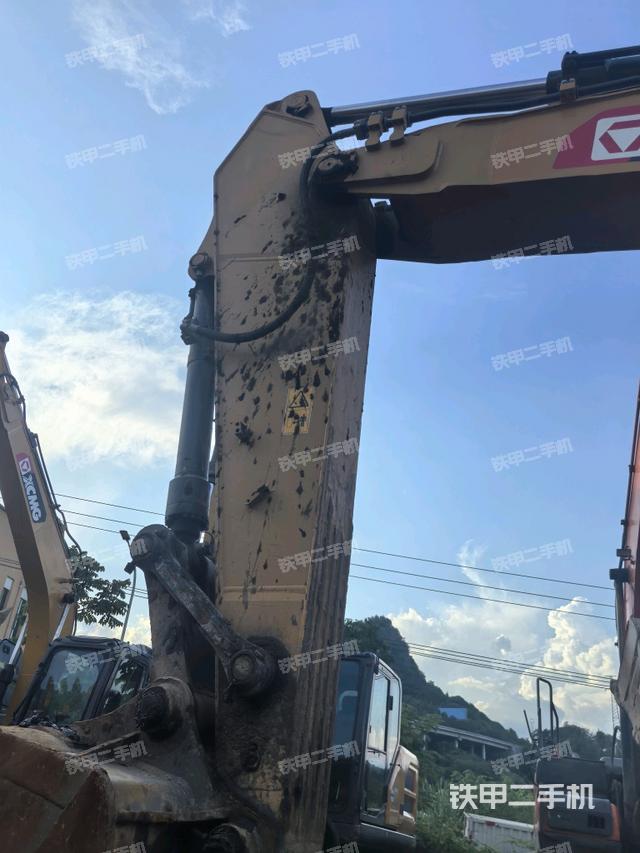 大臂整体 右侧(工作和回转装置) 大臂整体 右侧(工作和回转装置)