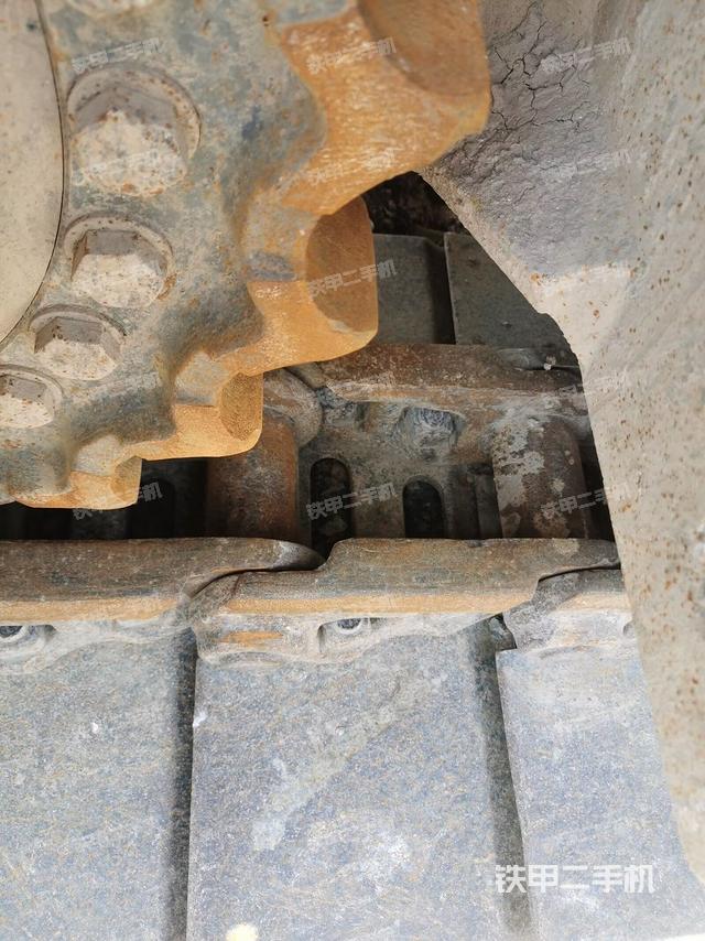 左导向轮(行走机构) 左导向轮(行走机构)