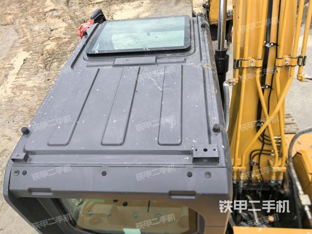 驾驶室顶部(整机外观) 驾驶室顶部(整机外观)