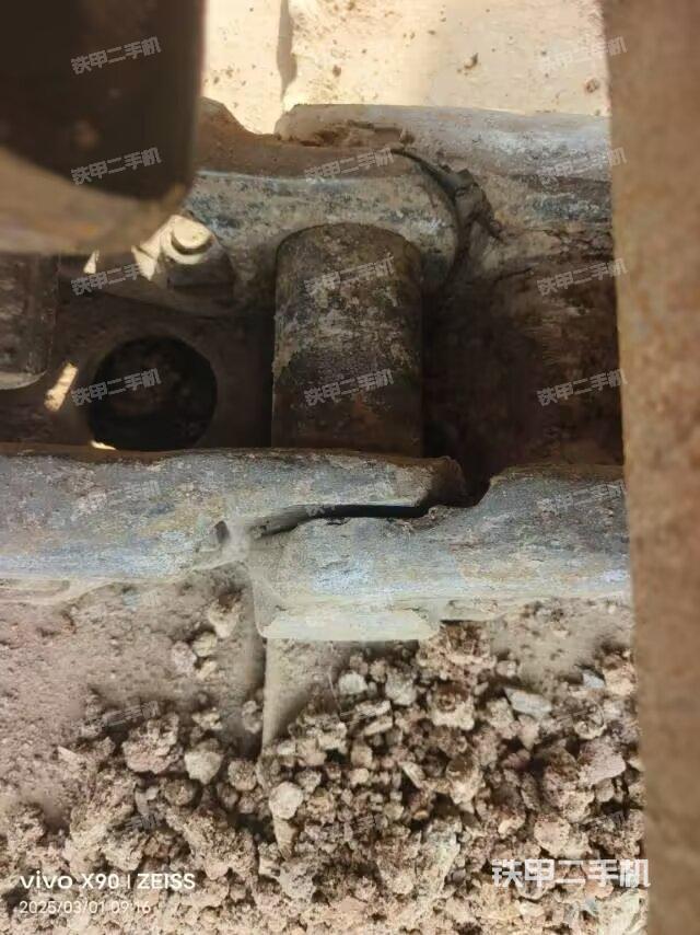 左驱动轮(行走机构) 左驱动轮(行走机构)