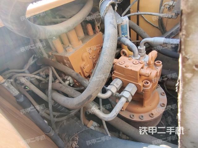 回轉(zhuǎn)馬達(dá)和主控閥(整機(jī)外觀) 回轉(zhuǎn)馬達(dá)和主控閥(整機(jī)外觀)