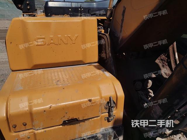 大臂根部 斜视(工作和回转装置) 大臂根部 斜视(工作和回转装置)