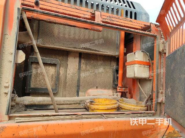 散热器正面(大件舱室) 散热器正面(大件舱室)