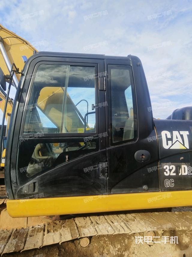 駕駛室正側(cè)（駕駛室部分）