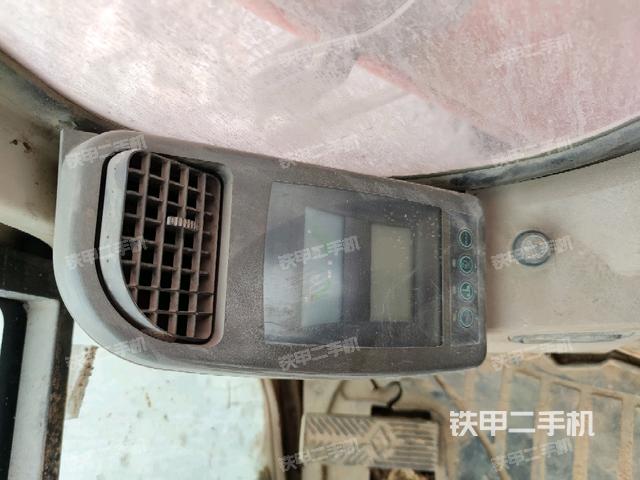 显示屏 (驾驶室部分) 显示屏 (驾驶室部分)