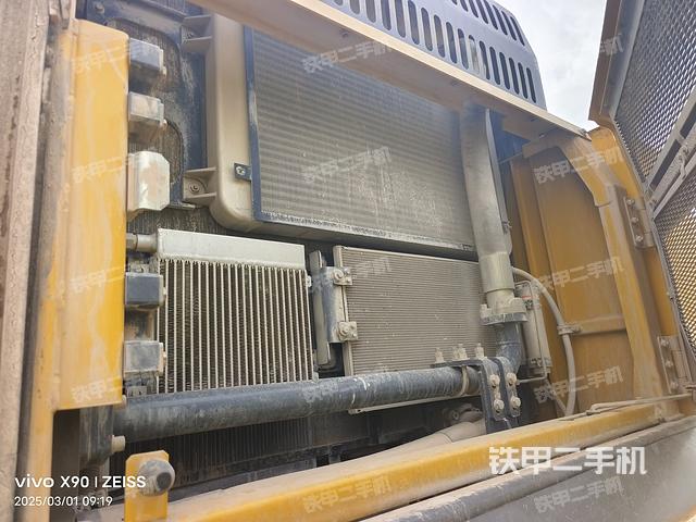 散热器正面(大件舱室) 散热器正面(大件舱室)