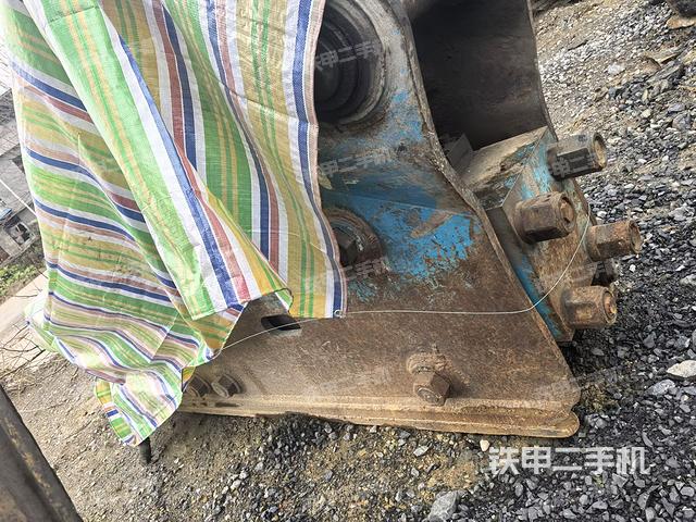 铲斗45度(工作和回转装置) 铲斗45度(工作和回转装置)