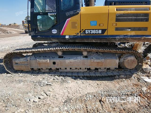 左侧履带整体 (行走机构) 左侧履带整体 (行走机构)