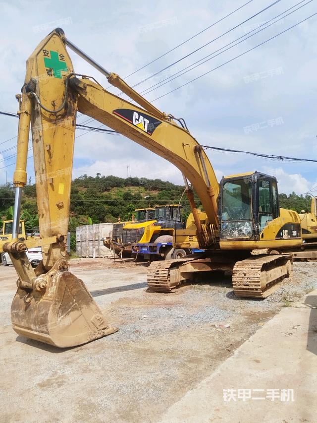 卡特彼勒320D進(jìn)口挖掘機(jī)