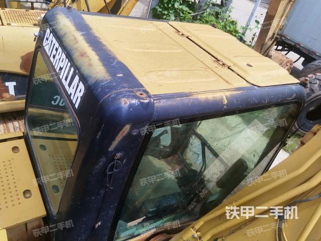 驾驶室顶部俯视(上车部件) 驾驶室顶部俯视(上车部件)