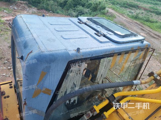 驾驶室顶部俯视(上车部件) 驾驶室顶部俯视(上车部件)