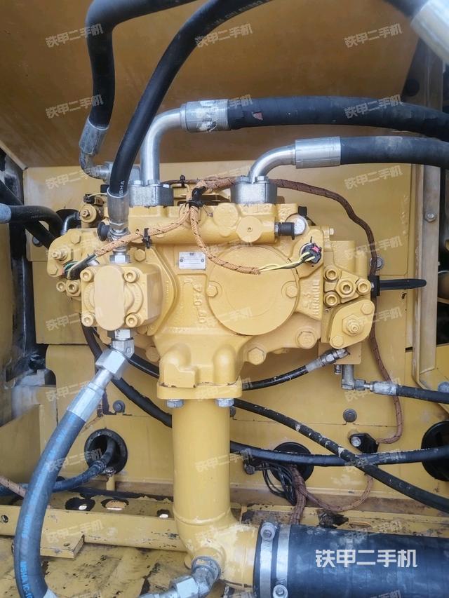 液壓泵斜45?左（大件艙室）