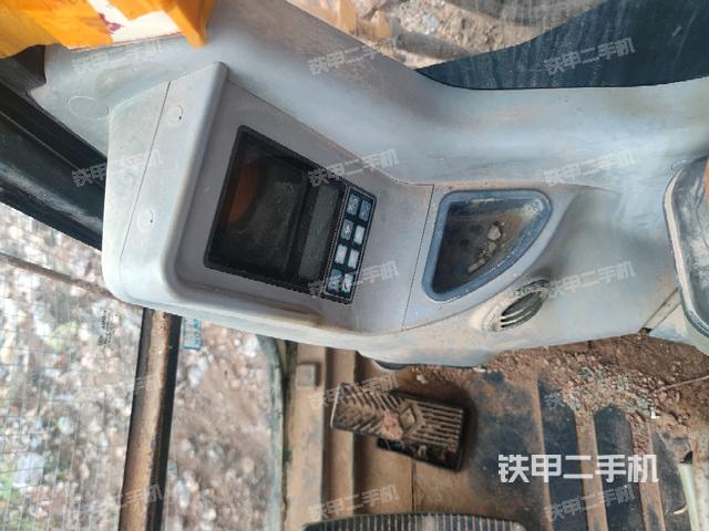 显示屏 (驾驶室部分) 显示屏 (驾驶室部分)