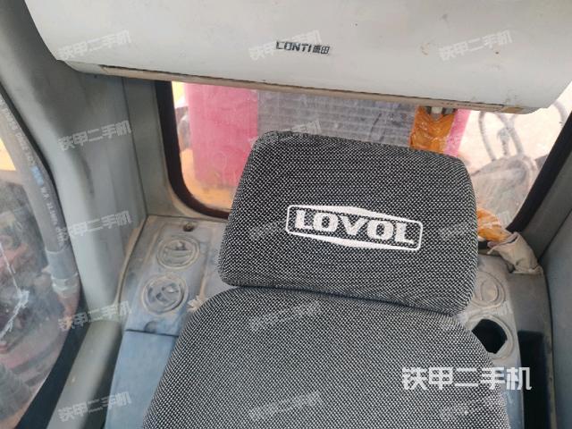 座椅后部(驾驶室部分) 座椅后部(驾驶室部分)