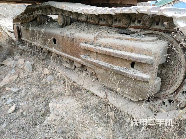 右侧履带整体(行走机构) 右侧履带整体(行走机构)