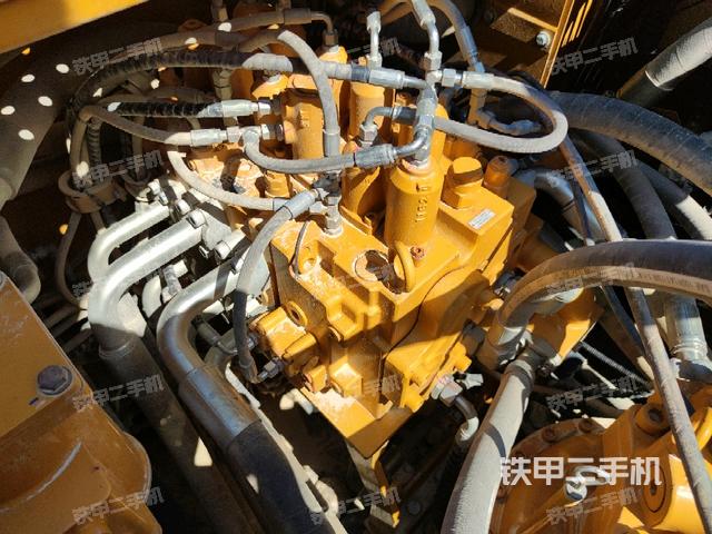 回轉(zhuǎn)馬達和主控閥（整機外觀）