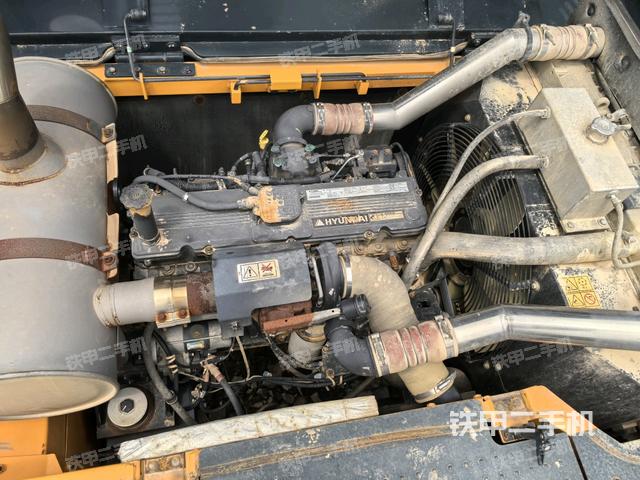 發(fā)動(dòng)機(jī)整體俯視(整機(jī)外觀) 發(fā)動(dòng)機(jī)整體俯視(整機(jī)外觀)