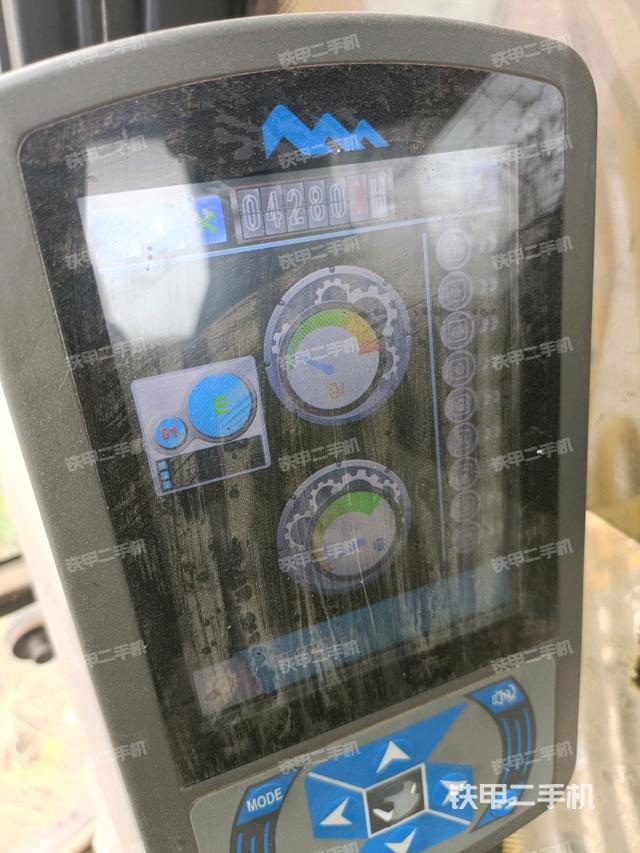 显示屏 (驾驶室部分) 显示屏 (驾驶室部分)