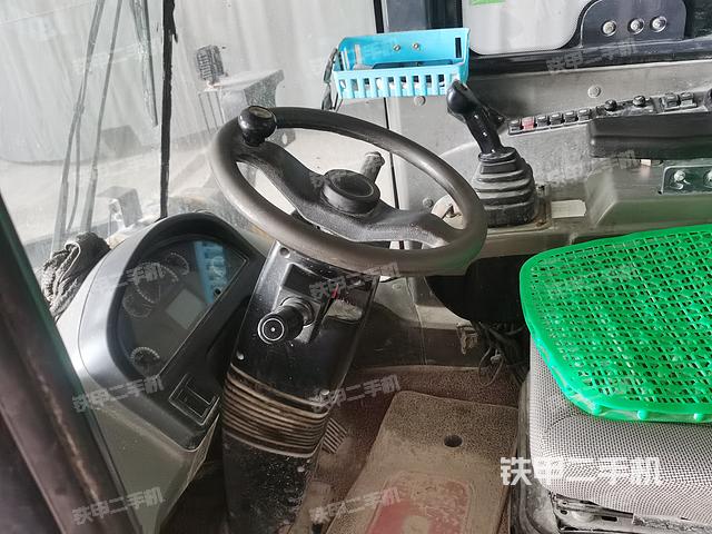 駕駛室工作臺(整機外觀及大件) 駕駛室工作臺(整機外觀及大件)