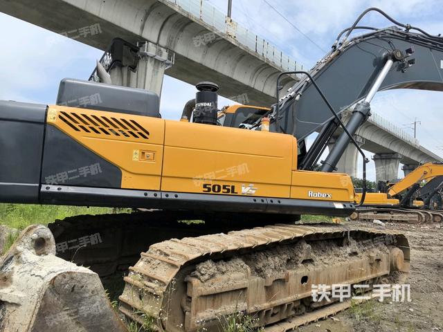 整机右后45°(整机外观) 整机右后45°(整机外观)