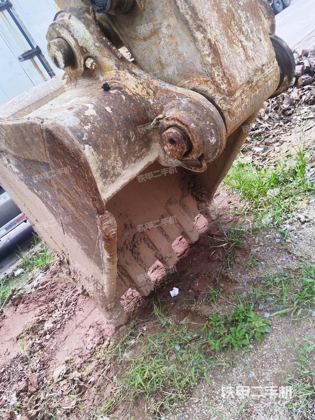 铲斗45度(工作和回转装置) 铲斗45度(工作和回转装置)