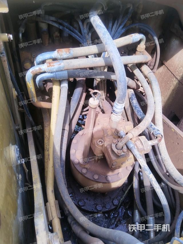 气门室盖螺丝特写(上车部件) 气门室盖螺丝特写(上车部件)