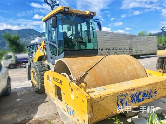 右前45°（压路机整机外观）