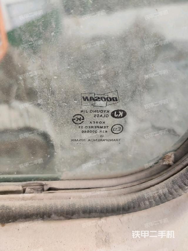 后窗玻璃角标(驾驶室部分) 后窗玻璃角标(驾驶室部分)