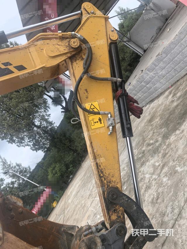 小臂整体右前(工作和回转装置) 小臂整体右前(工作和回转装置)