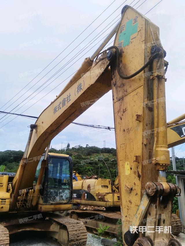 小臂整体左后(工作和回转装置) 小臂整体左后(工作和回转装置)