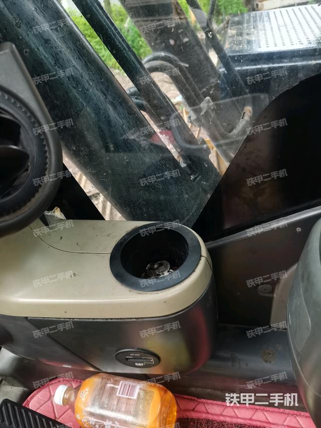 右侧玻璃角标(驾驶室部分) 右侧玻璃角标(驾驶室部分)