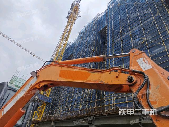 大臂整体 右侧(工作和回转装置) 大臂整体 右侧(工作和回转装置)