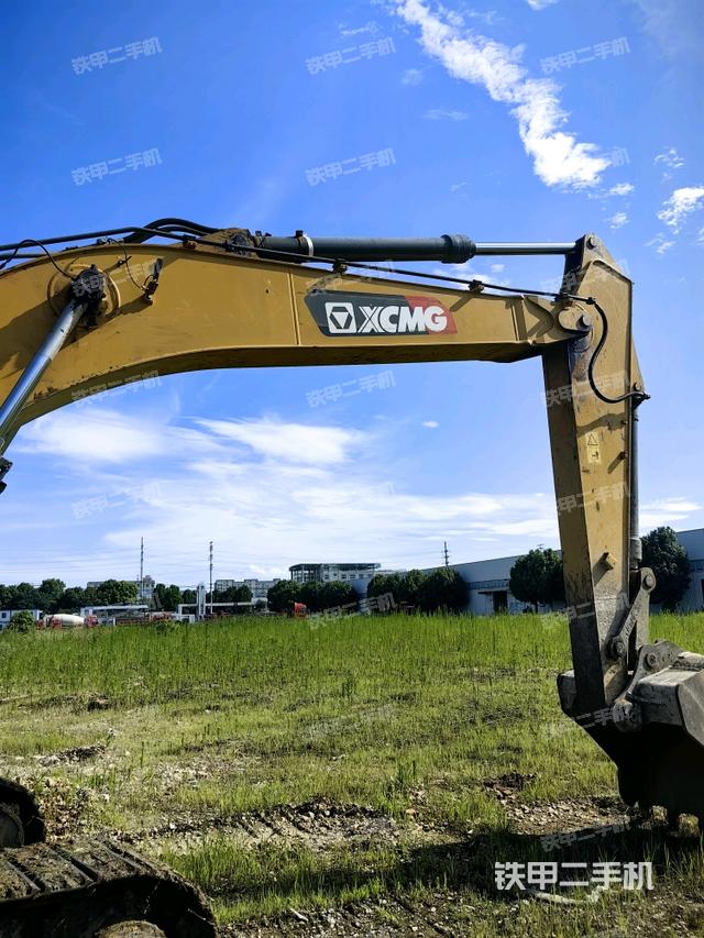 大臂整体 右侧(工作和回转装置) 大臂整体 右侧(工作和回转装置)