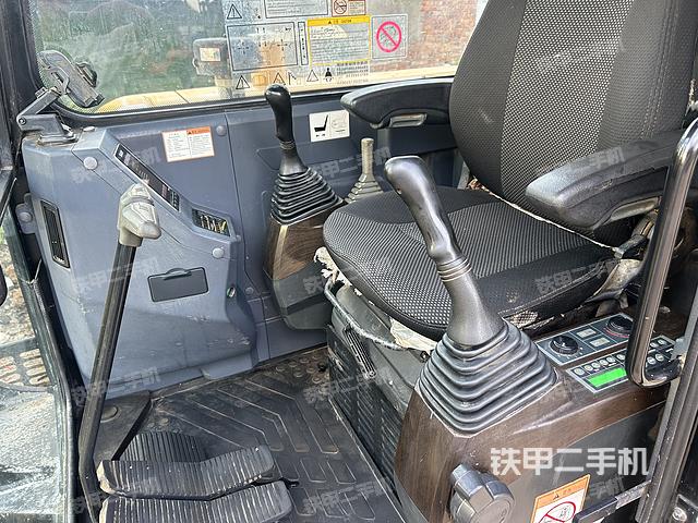 驾驶室整体（整机外观）