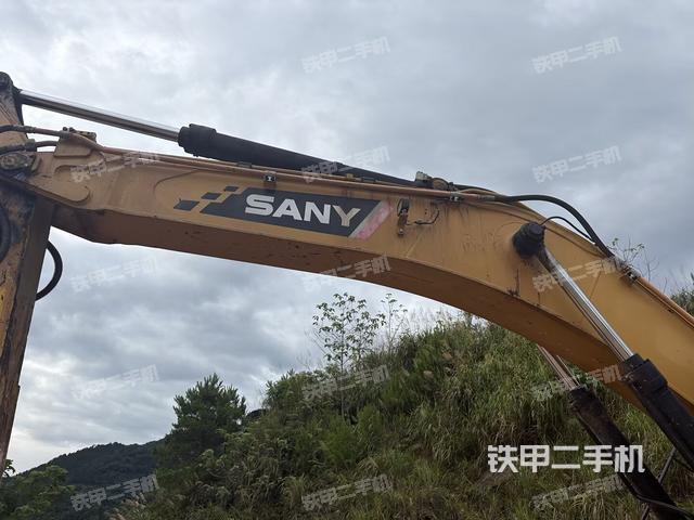 小臂整体右前（工作和回转装置）