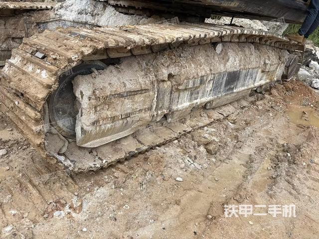 左侧履带整体 （行走机构）