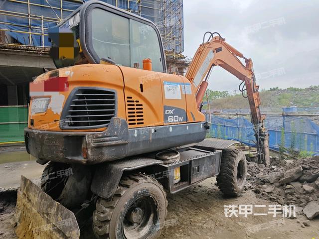 右后45(整机外观) 右后45(整机外观)
