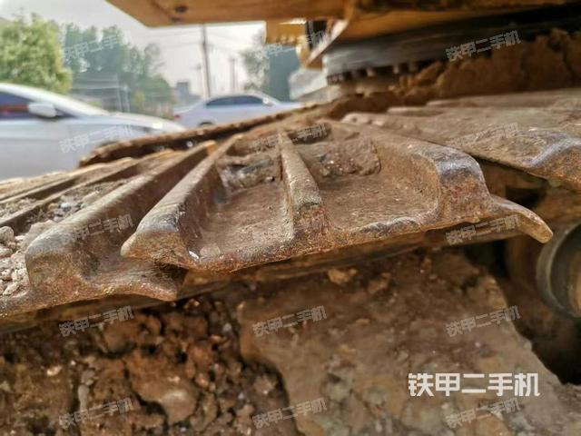 单侧履带整体(整机外观) 单侧履带整体(整机外观)