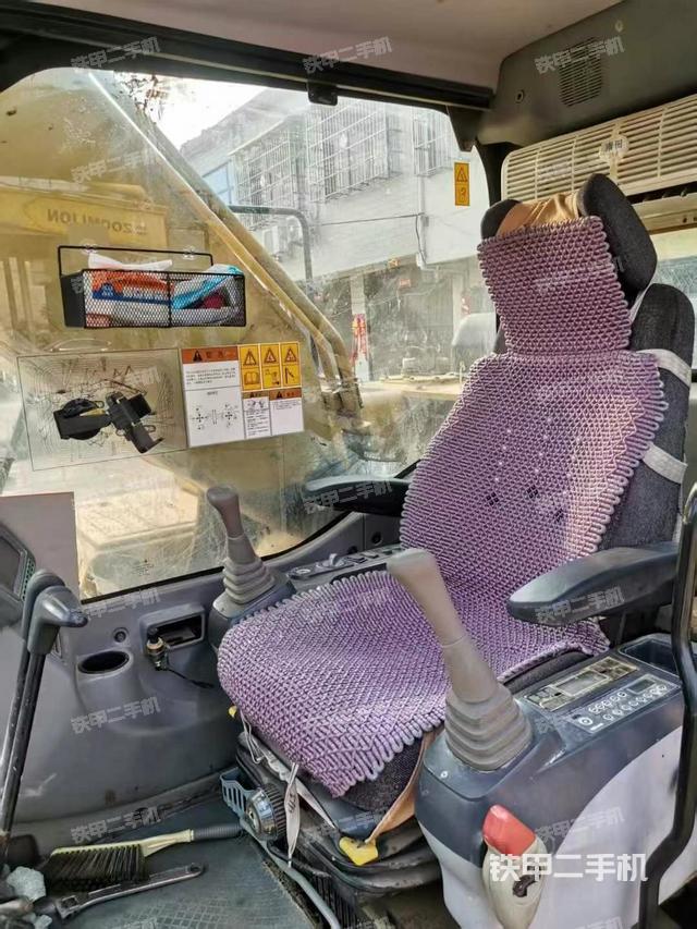 驾驶室整体(整机外观) 驾驶室整体(整机外观)