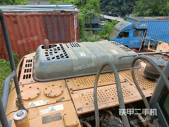 回转马达和主控阀（整机外观）