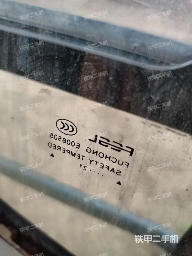 显示屏 (驾驶室部分) 显示屏 (驾驶室部分)