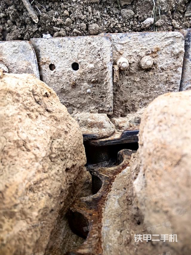 右驱动轮（行走机构）