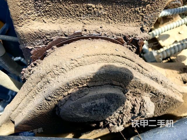 大臂根部 斜视(工作和回转装置) 大臂根部 斜视(工作和回转装置)