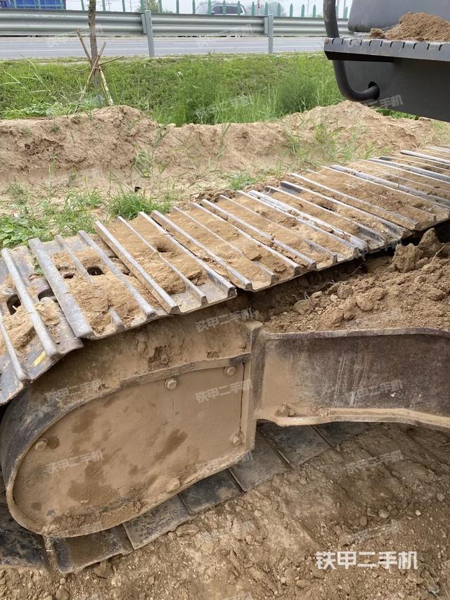 單側(cè)履帶整體（整機(jī)外觀）