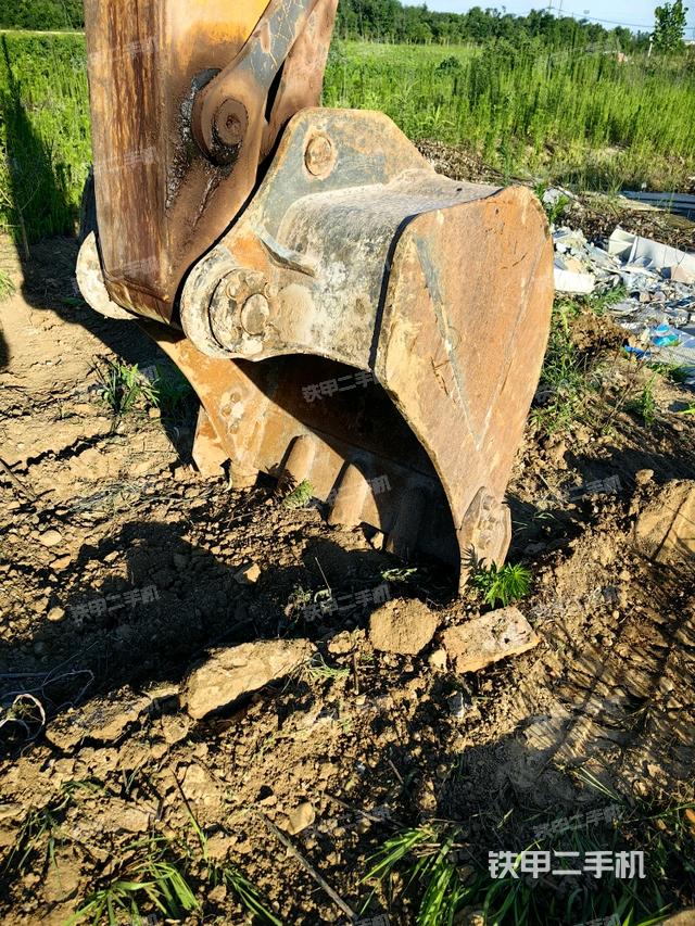 铲斗45度(工作和回转装置) 铲斗45度(工作和回转装置)