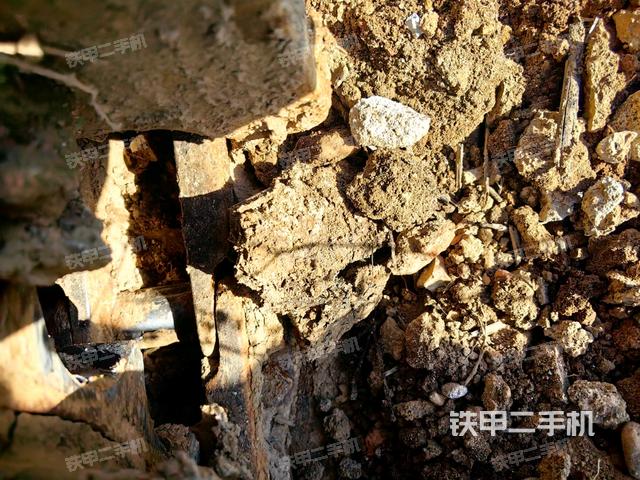 左驱动轮(行走机构) 左驱动轮(行走机构)