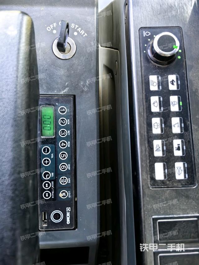 座椅左侧控制台/音响/含左手柄(驾驶室部分) 座椅左侧控制台/音响/含左手柄(驾驶室部分)