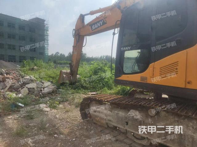 三一重工SY235C挖掘機