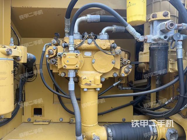 液壓泵斜45?左（大件艙室）